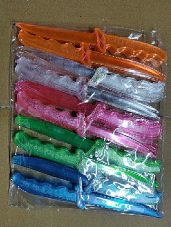 100 pcs/pkt Disposable Best Quality Disposable Plastic Knives Cake Knife Birthday Knife - Image 2