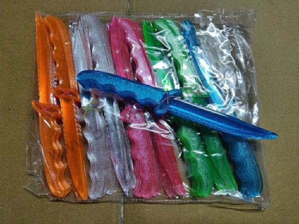 100 pcs/pkt Disposable Best Quality Disposable Plastic Knives Cake Knife Birthday Knife - Image 3